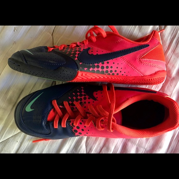 new nike futsal shoes